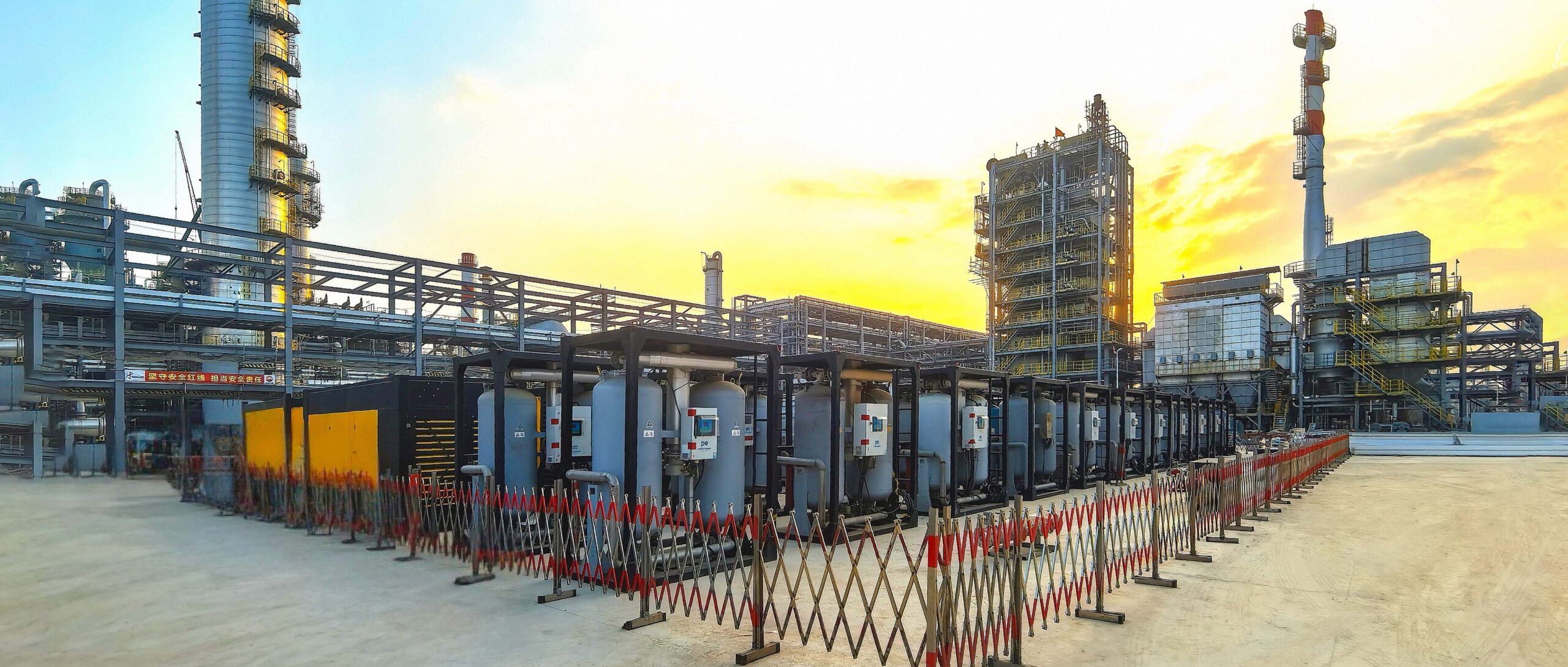 FOOENS oil-free air compressor rental for petrochemical production