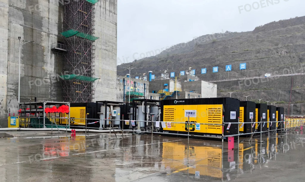 Low dew point oil-free air compressor for nuclear containment leak testing